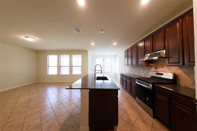Building Photo - 524 Windom Way