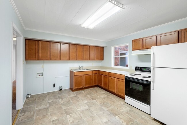 Building Photo - **Available 06/12/2026** 3Bed/1.5Bath Cozy & Convenient in Durham NC!