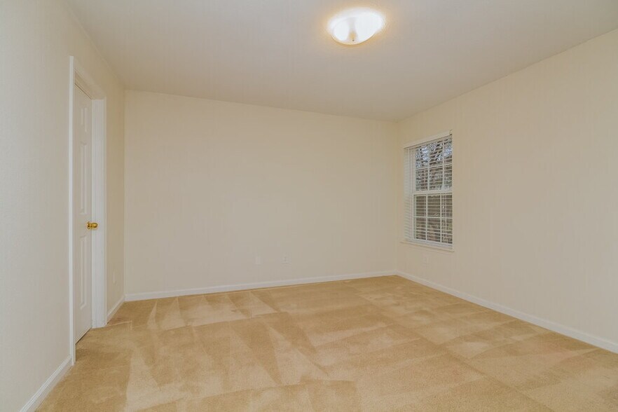 Building Photo - 608 Birchbrook Ct