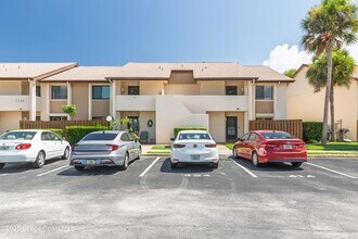 Building Photo - 2245 Golf Isle Dr