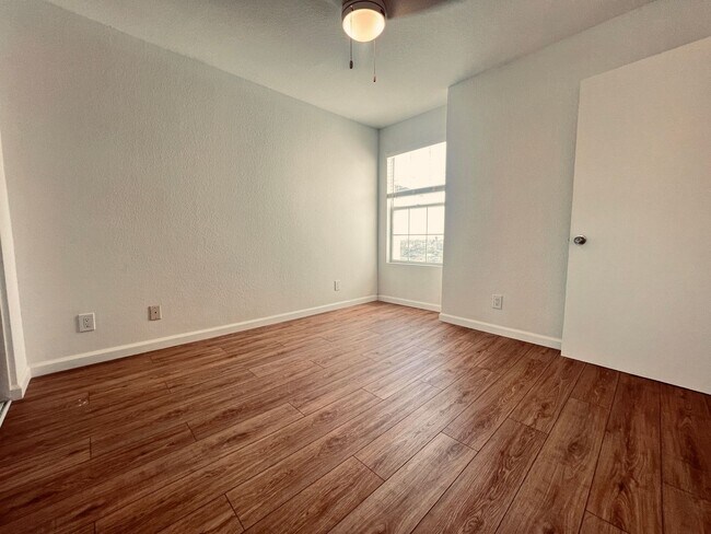 Building Photo - Beautifully Upgraded 2 Bedroom Apartment For Rent!