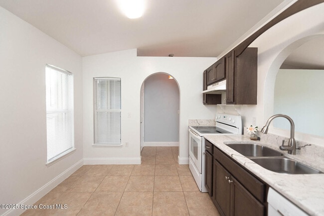 Building Photo - 5081 Spinet Dr