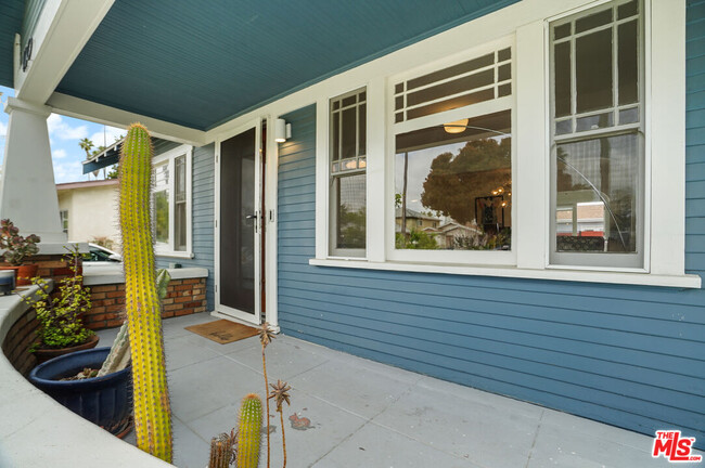 Building Photo - 4170 3rd Ave