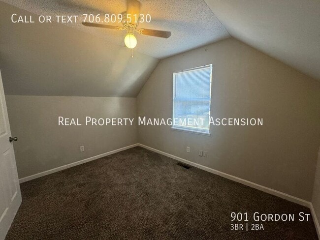 Building Photo - 901 Gordon St