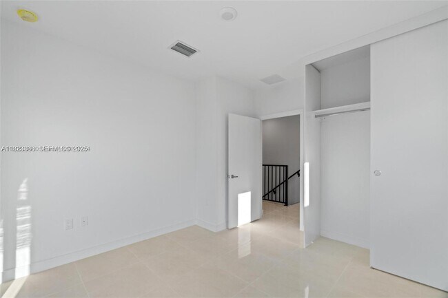 Building Photo - 1119 NW 1st St