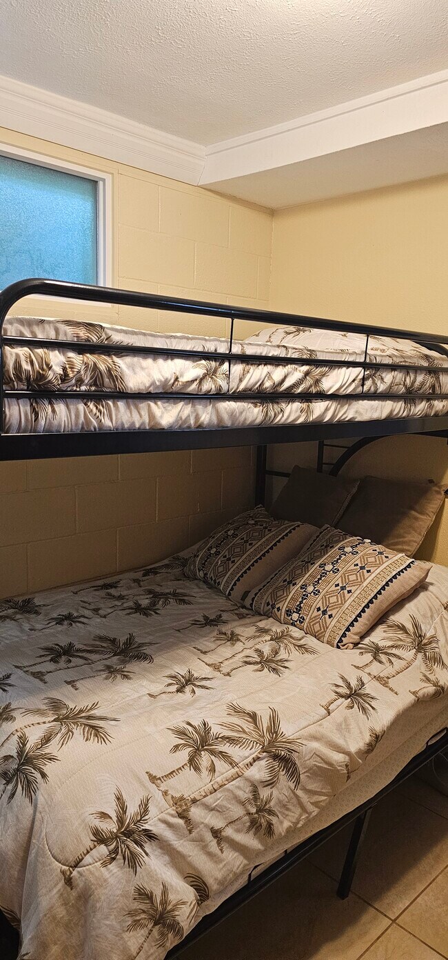 Building Photo - 47-337 Mahakea Rd