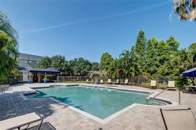 Building Photo - 3013 Pointeview Dr