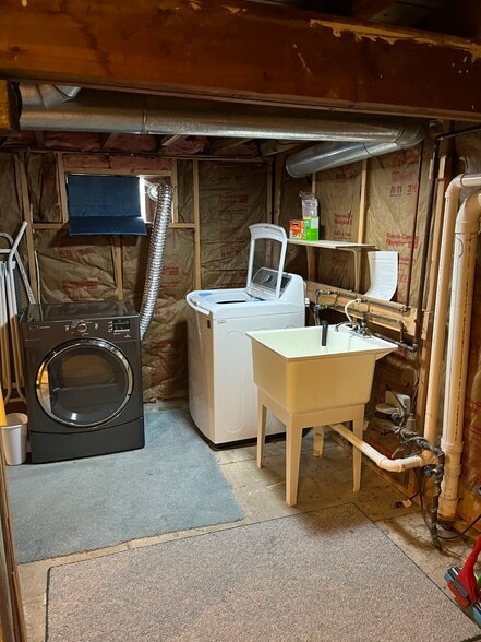 Washer and Dryer - 620 N Davis St