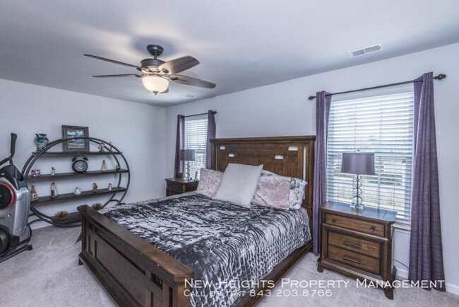 Building Photo - Gorgeous home in McKewn neighborhood!