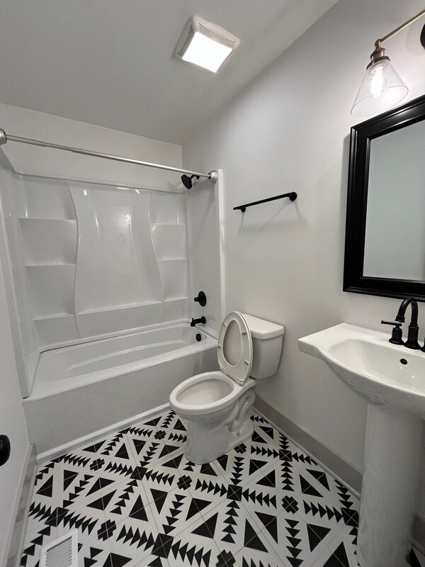 Building Photo - 4009 Crestridge Dr