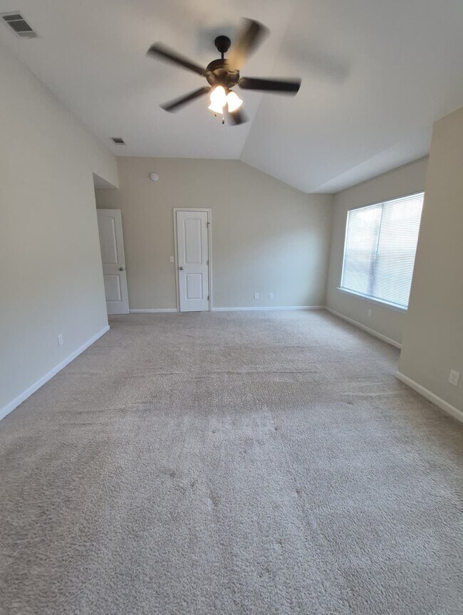 Building Photo - 33 Trask Cir