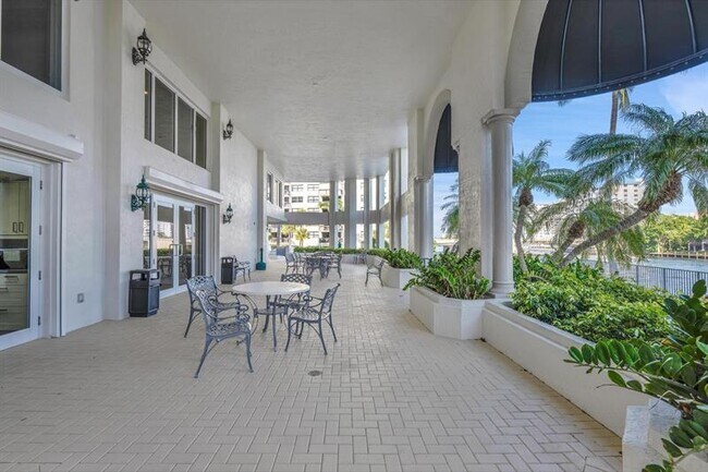 Building Photo - 2880 NE 14th Street Causeway
