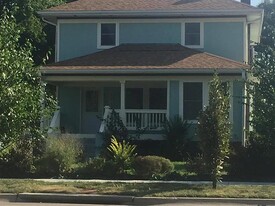 Building Photo - 3865 Holdrege St