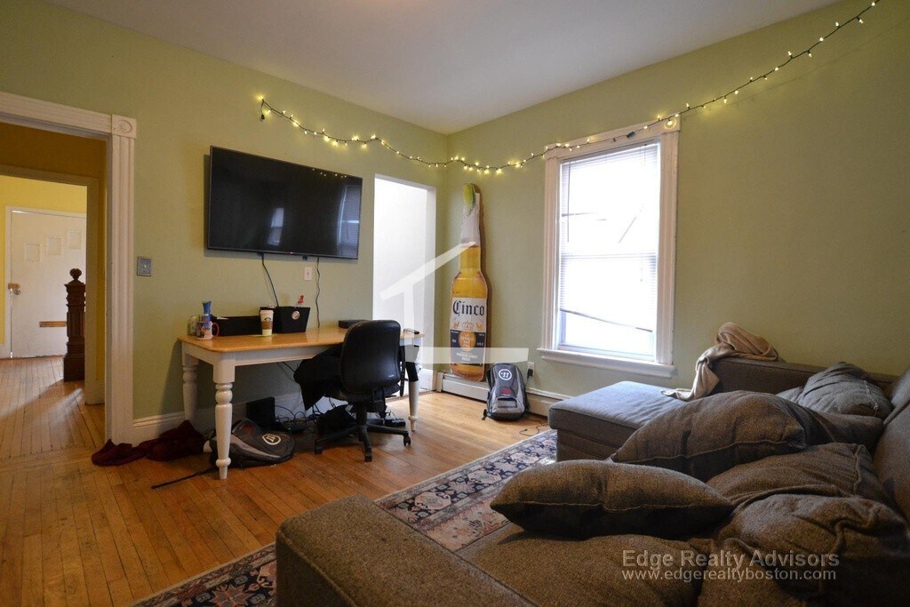 Building Photo - 20 Pratt St