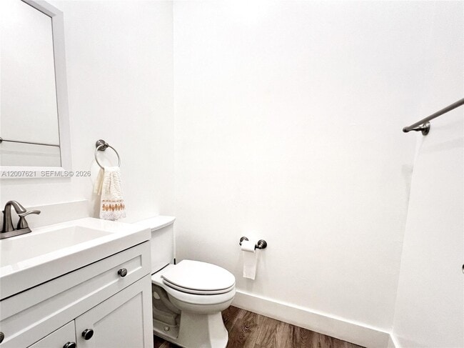 Building Photo - 1901 Cedar Ct