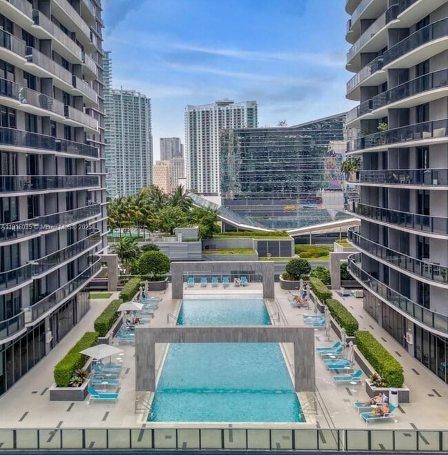 Building Photo - 55 SW 9th St