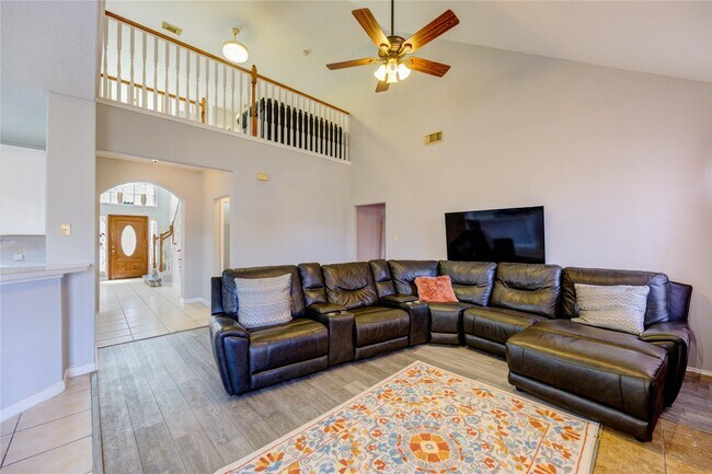 Building Photo - 14710 Kendallbrook Dr