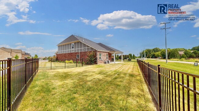 Building Photo - Gorgeous, Luxury home in Marymont Springs! Neighborhood pool & playground!