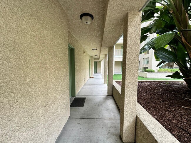 Building Photo - Modern Condo in a Gated Community Near Santana Row & Valley Fair!