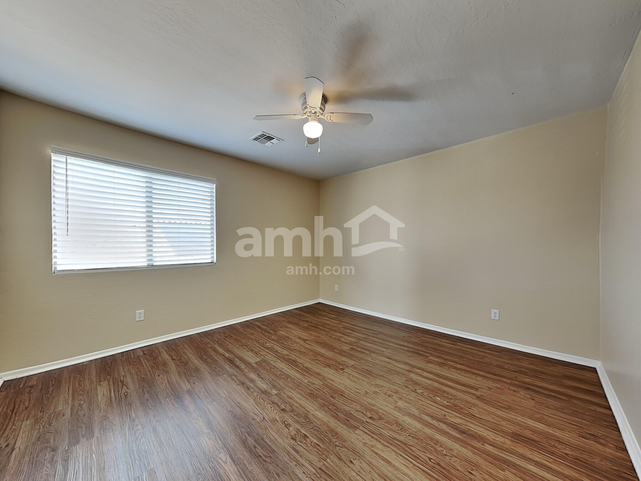 Building Photo - 1843 S 105th Dr