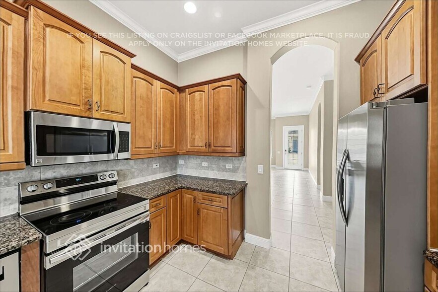 Building Photo - 6260 Parmeron Ln