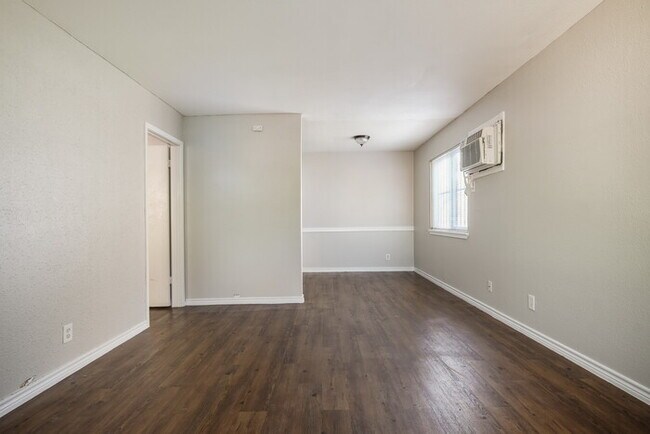 Building Photo - 7127 Glen Terrace