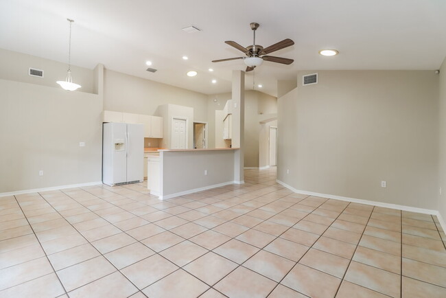 Building Photo - 2113 Cattleman Dr