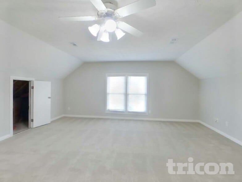 Building Photo - 107 Cross Creek Ln