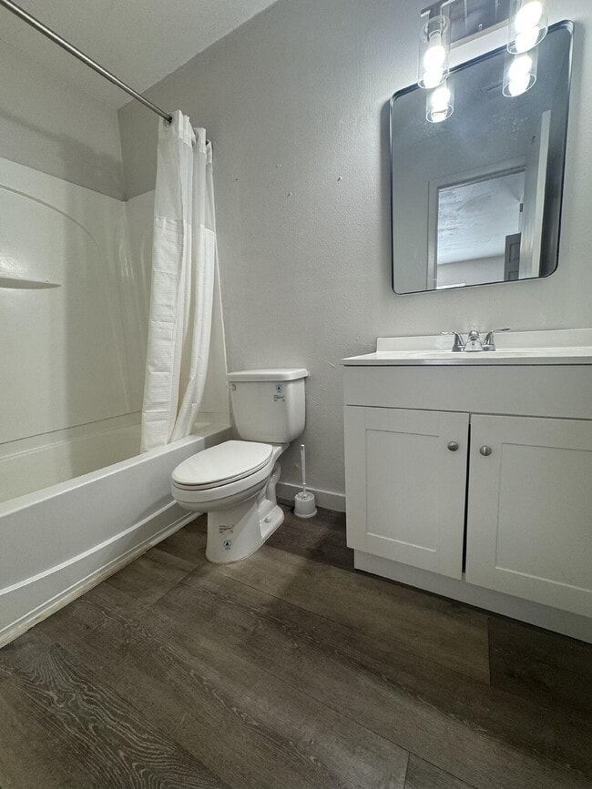 Building Photo - 1711 W Carmen St