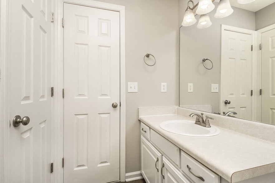 Building Photo - 937 Pebble Beach Cir