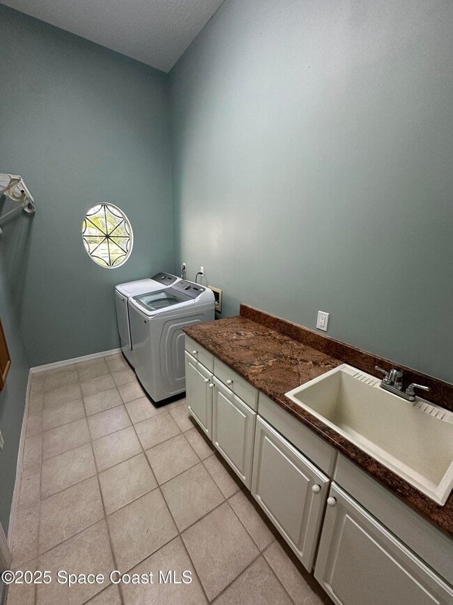 Building Photo - 908 Fostoria Dr
