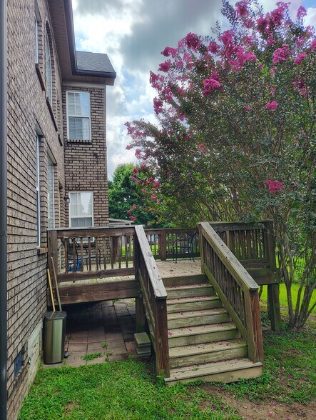 Building Photo - 110 Ruland Cir