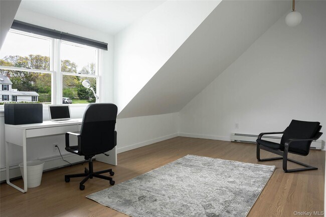 Building Photo - 17 Underhill Dr