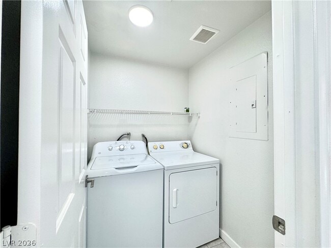 Building Photo - 1835 E Calvada Blvd