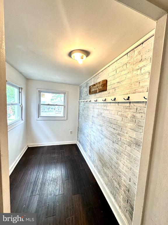 Building Photo - 614 Beech St