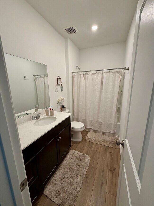 Building Photo - 2821 Dezmond Diamond Ct