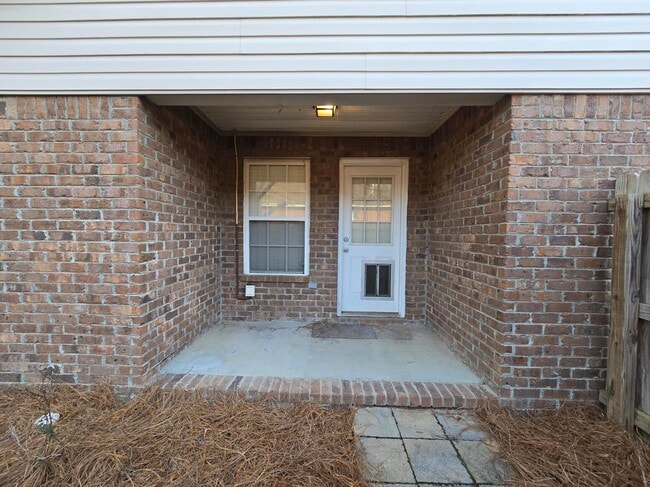 Building Photo - 901 Tristan St