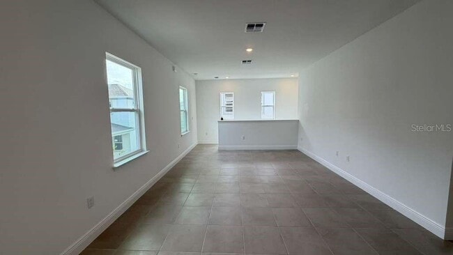Building Photo - 10239 Dulbecco St