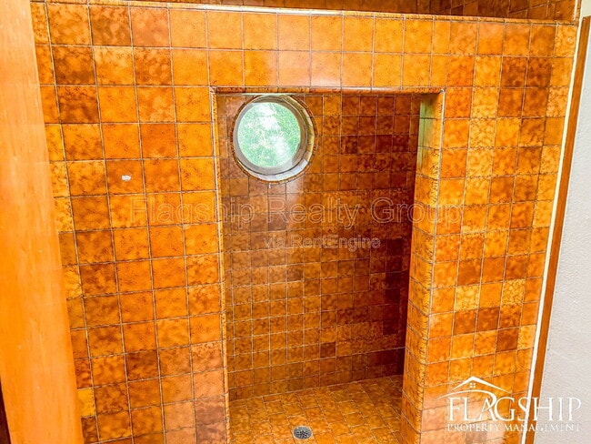 Building Photo - 1228 Forest Acres Dr