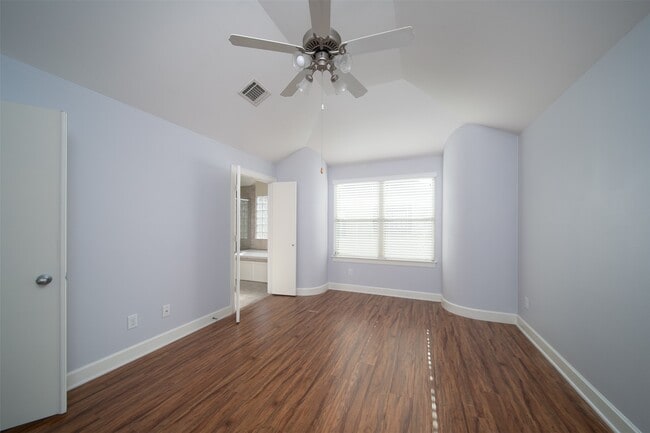 Building Photo - 3634 Main Plaza Dr