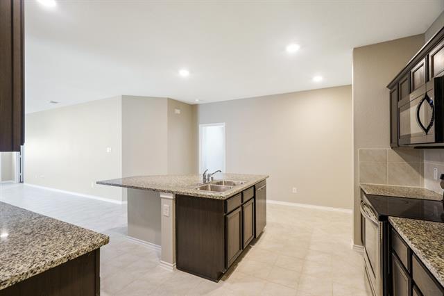 Building Photo - 806 Meadow Wood Ln