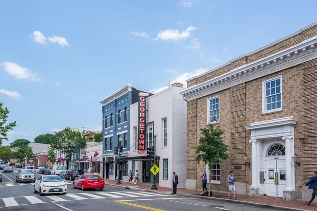 Building Photo - 1252 Wisconsin Ave NW