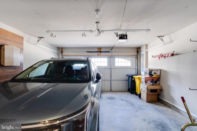 Building Photo - 7520 Calais Way