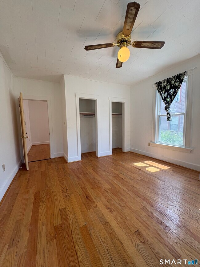 Building Photo - 345 Norton St