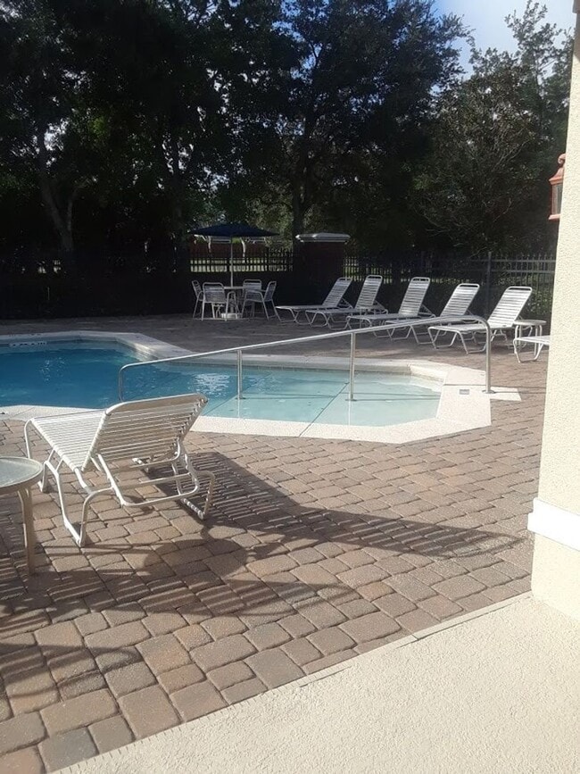 Building Photo - Must see beautiful 3 bedrooms and 2.5 Bath...