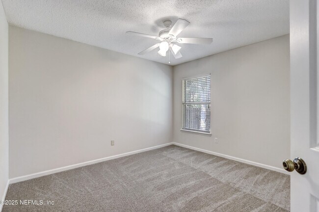 Building Photo - 749 Grand Parke Dr