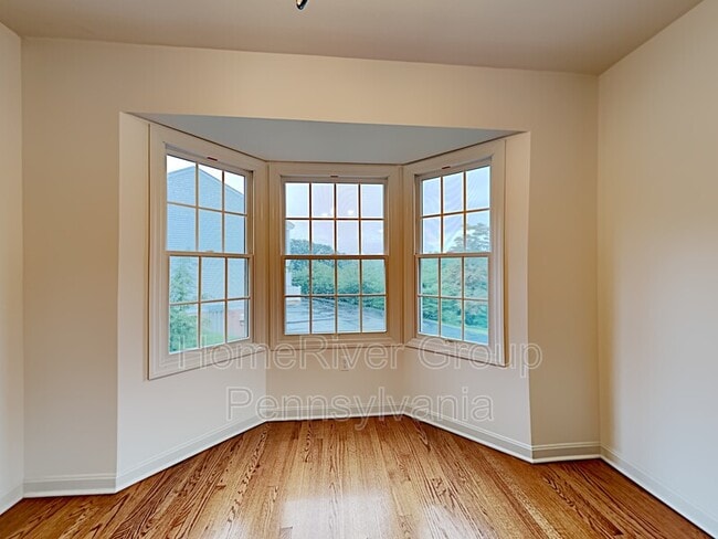 Building Photo - 114 Castle View Dr