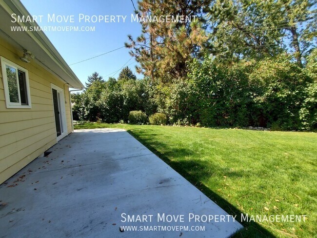 Building Photo - 6030 Kirkwood Cir