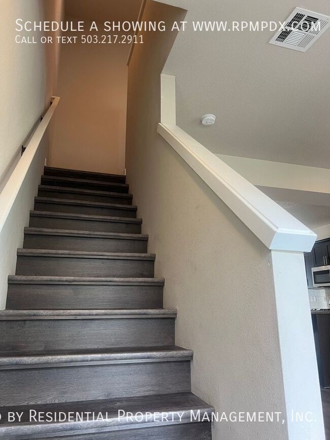 Building Photo - 14075 SW Compass Dr