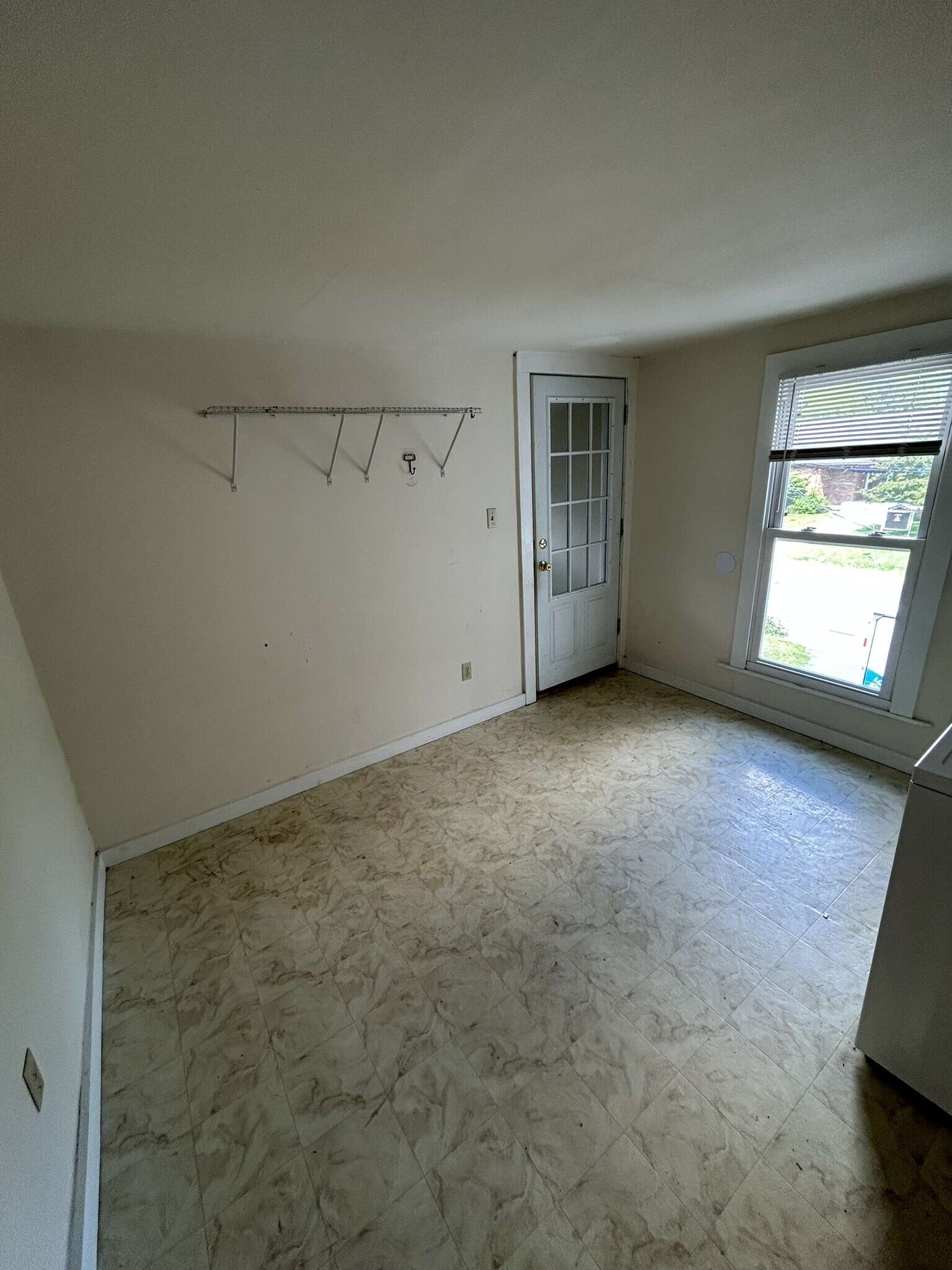 Building Photo - 966 Cumberland Ave